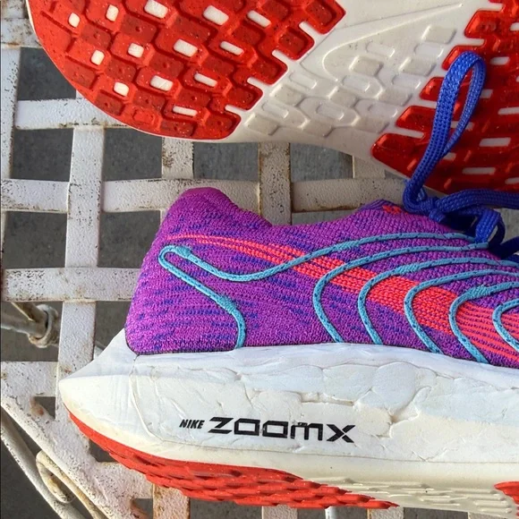 Nike Women’s ZoomX Sneakers - Picture 5 of 7